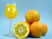 酸橙汁和果切Sour orange juice and cut fruit
